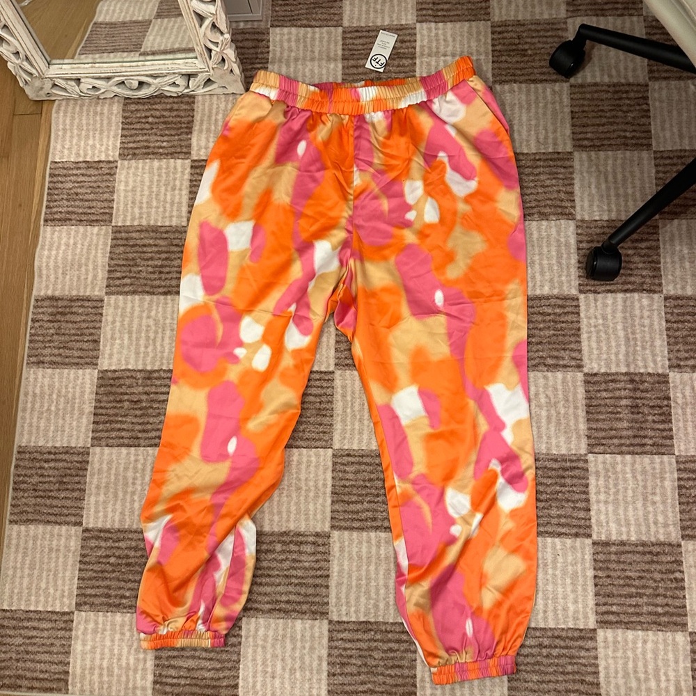 Plus Size Fashion to Figure pink pants